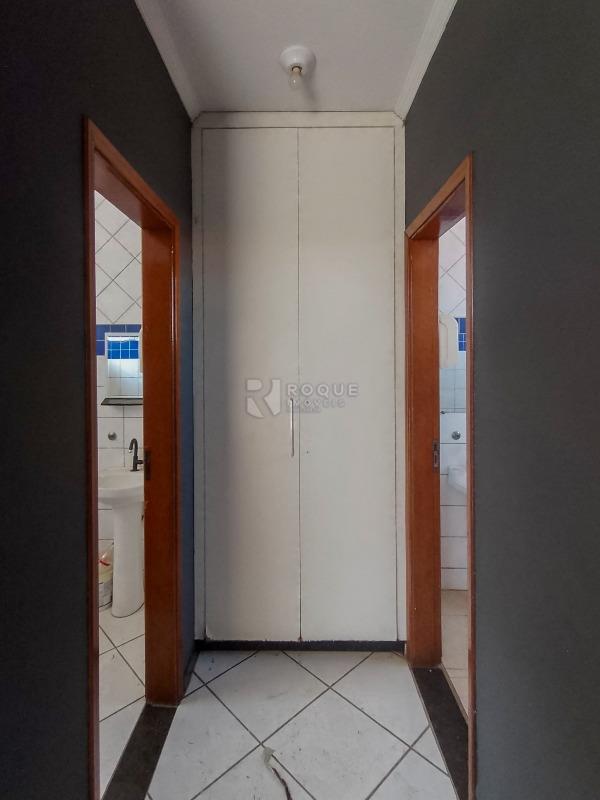 Salas/Conjuntos para aluguel no bairro Vila Santa Lina: Hall banheiros superior