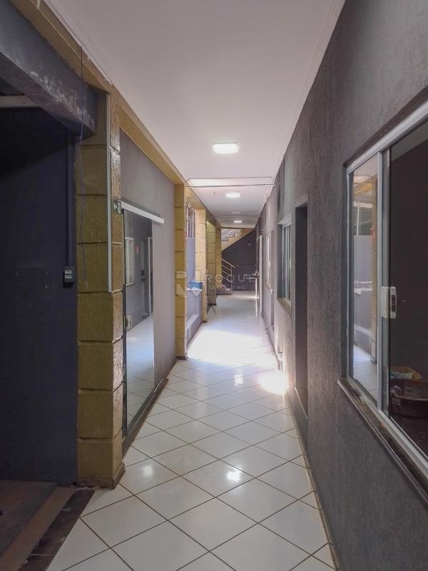 Salas/Conjuntos para aluguel no bairro Vila Santa Lina: Corredor de acesso - salas térreo