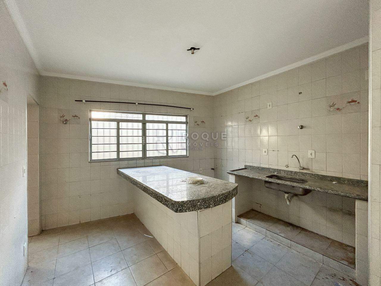 Casa Residencial para aluguel no bairro Parque Residencial Aeroporto: Cozinha 