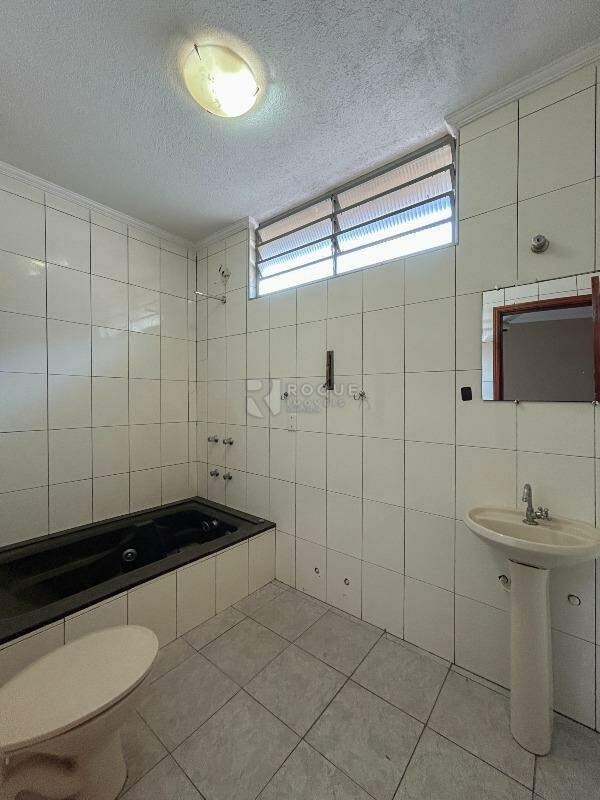 Casa Residencial para aluguel no bairro Parque Residencial Aeroporto: WC suíte 