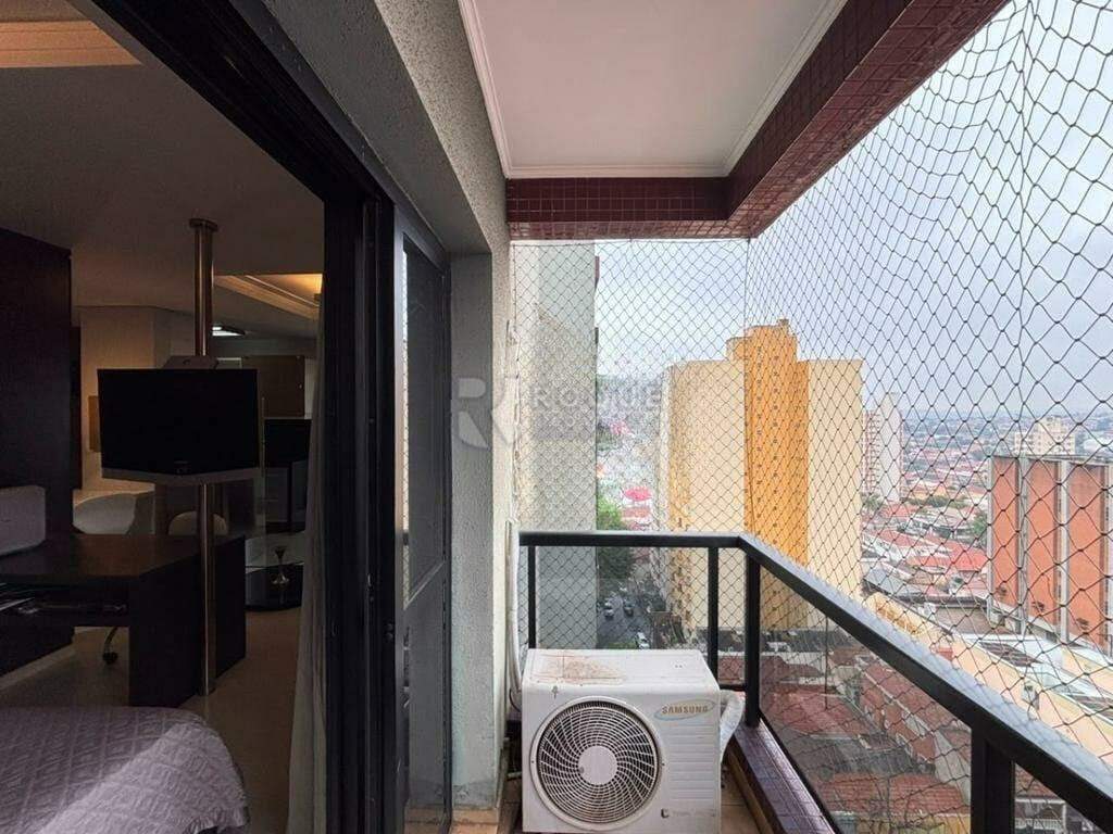Apartamento para aluguel no bairro Centro: Sacada