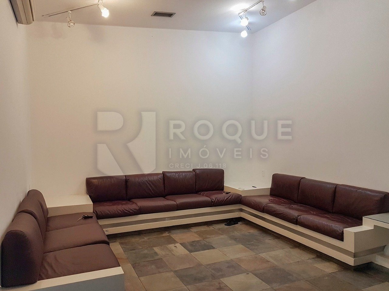 Casa Comercial para aluguel no bairro Vila Cristovam: Sala 4