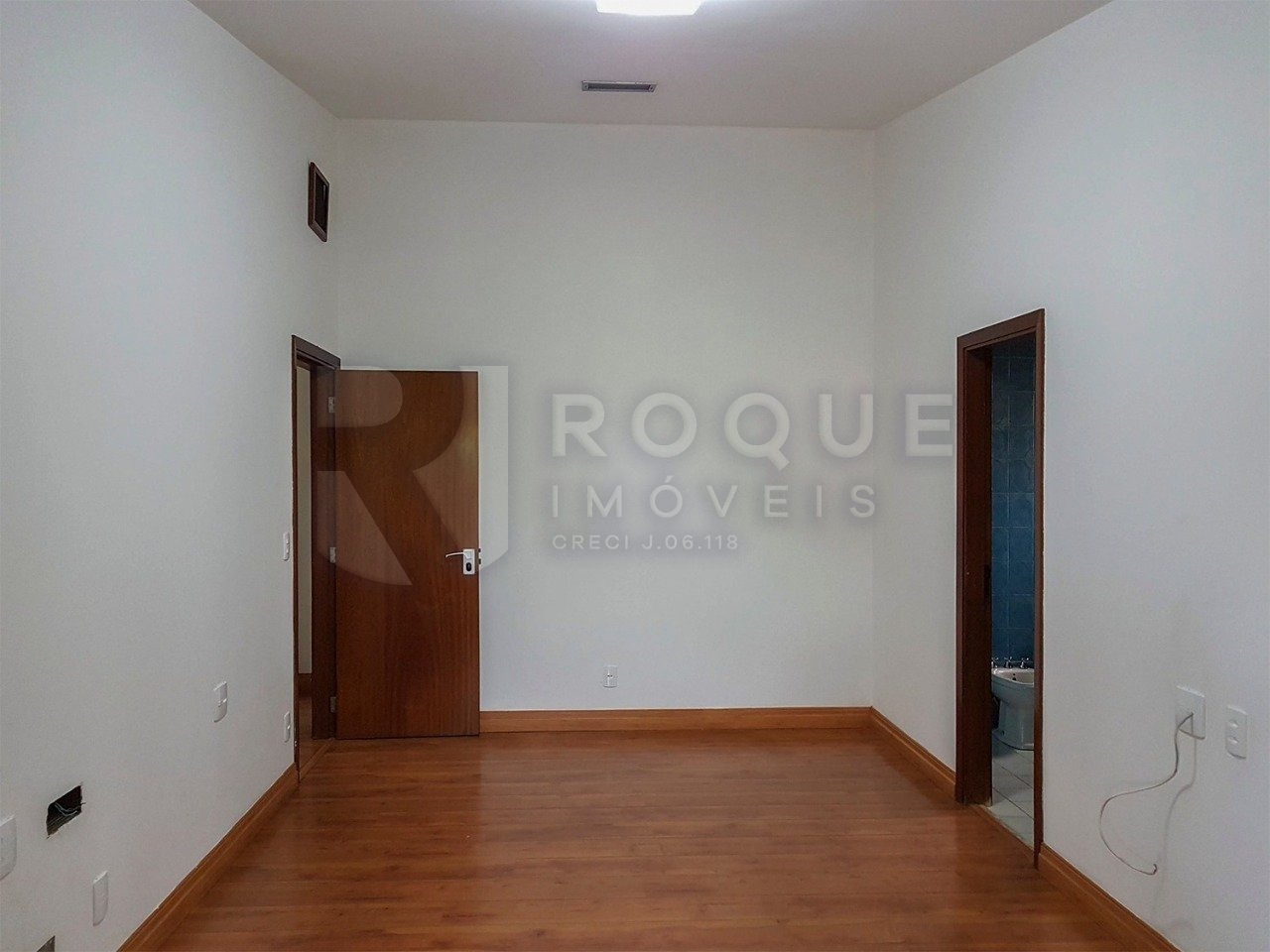 Casa Comercial para aluguel no bairro Vila Cristovam: Suíte 2