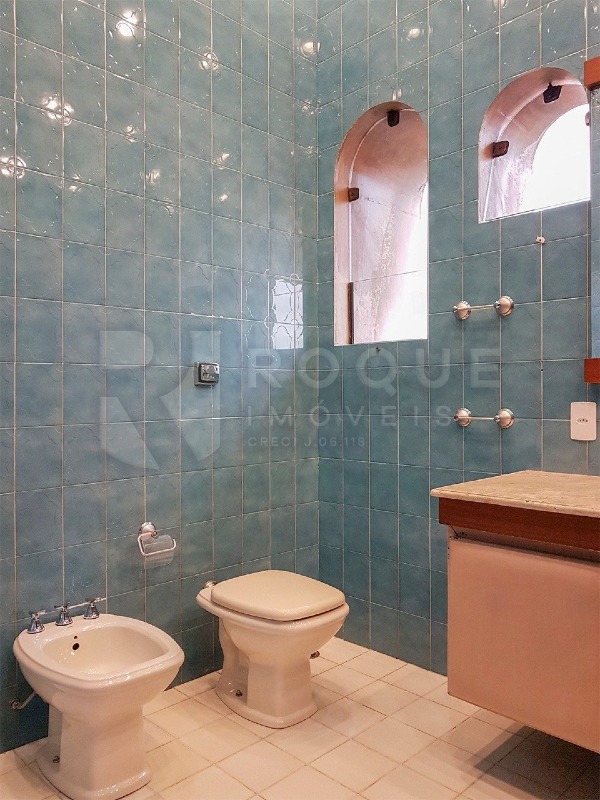 Casa Comercial para aluguel no bairro Vila Cristovam: WC suíte 2