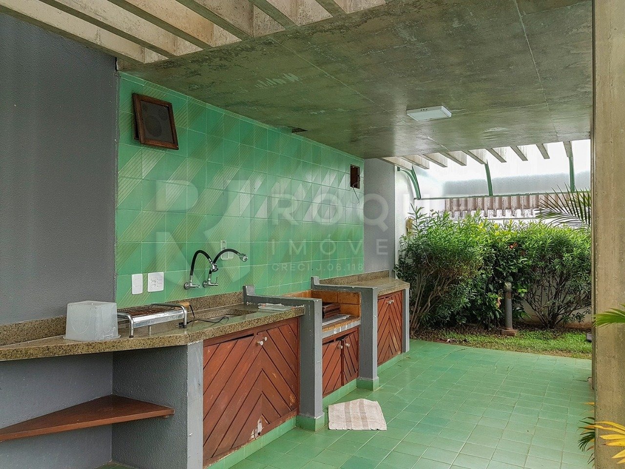 Casa Comercial para aluguel no bairro Vila Cristovam: Área da piscina