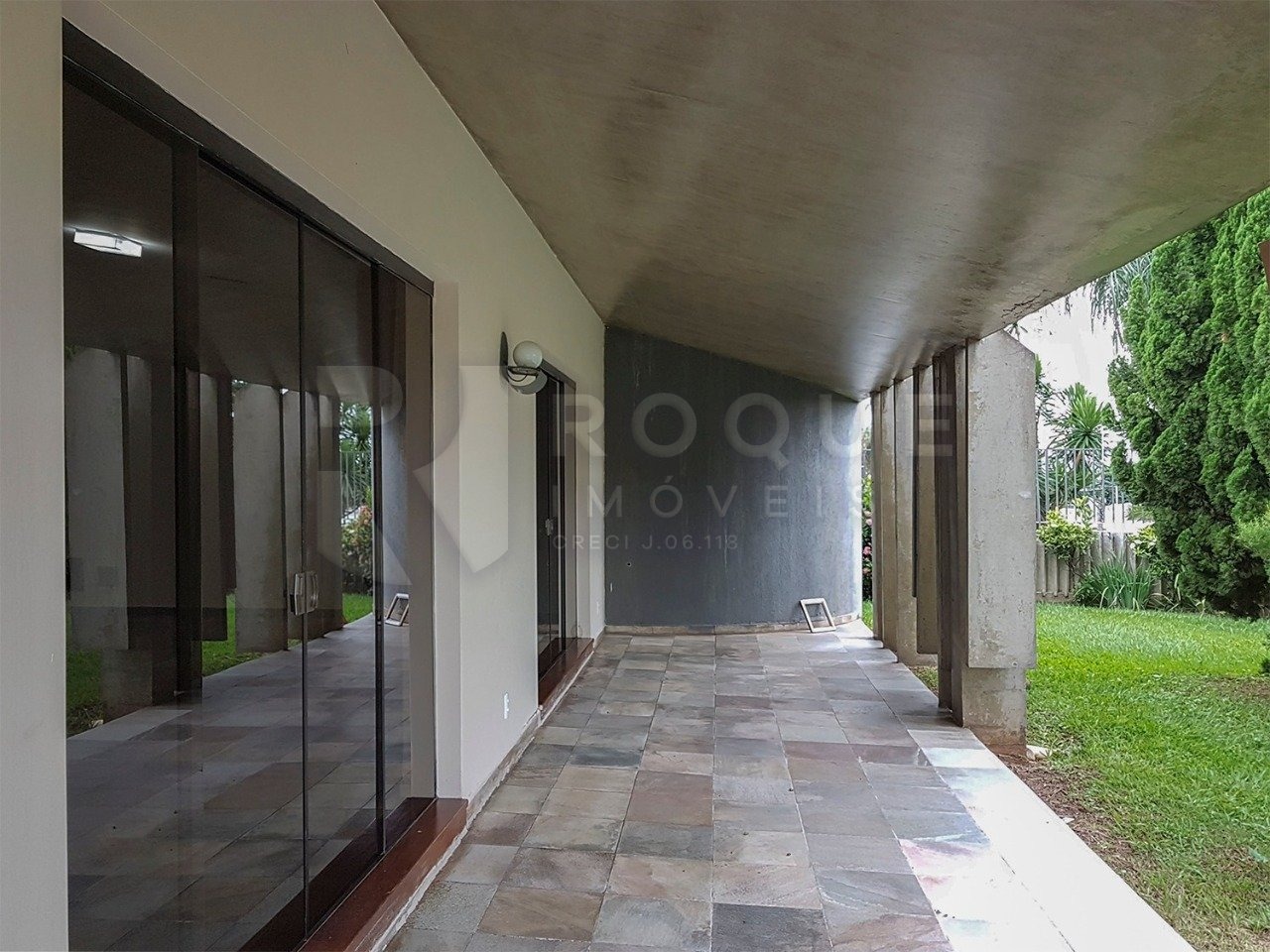 Casa Comercial para aluguel no bairro Vila Cristovam: Área da frente
