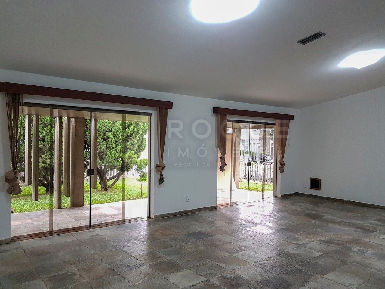 Casa Comercial para aluguel no bairro Vila Cristovam: Sala 1