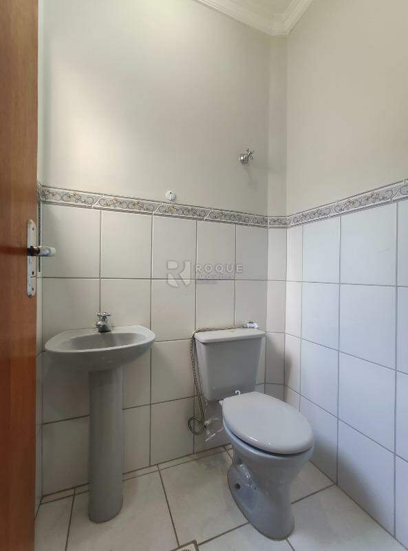 Salas/Conjuntos para aluguel no bairro Centro: WC 