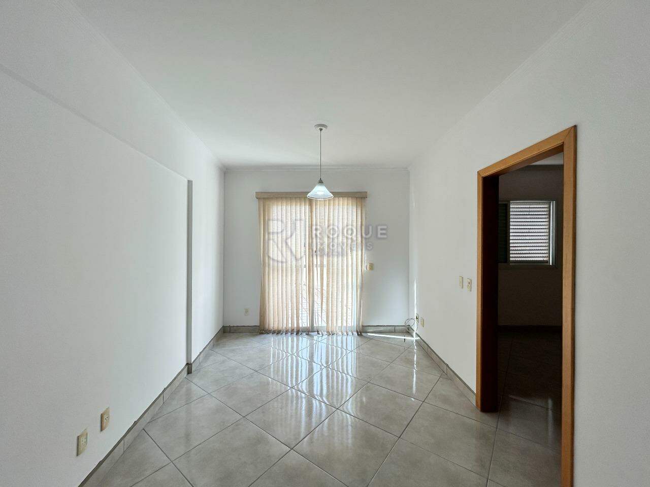 Apartamento para aluguel no bairro Centro: Sala 