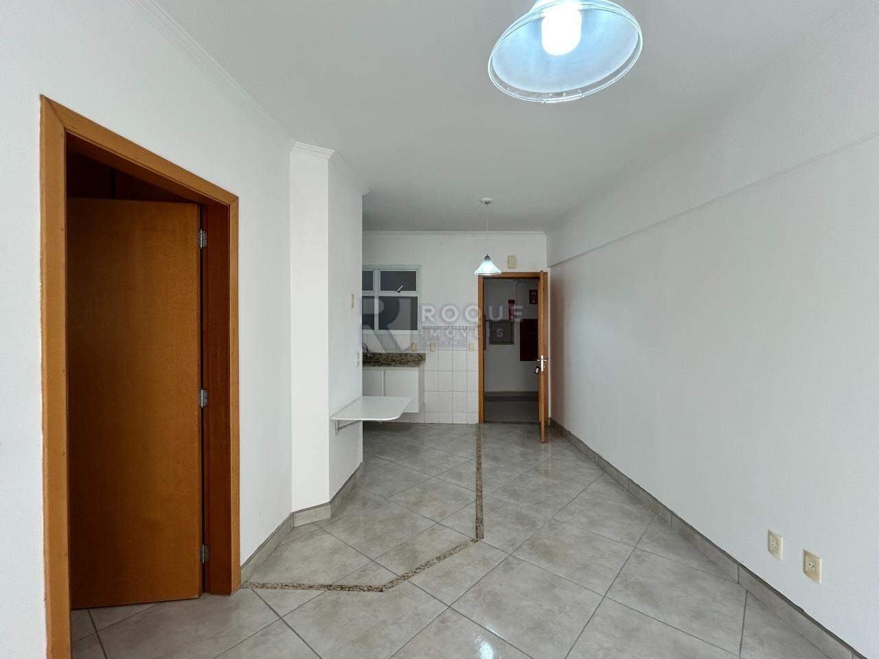 Apartamento para aluguel no bairro Centro: Sala 