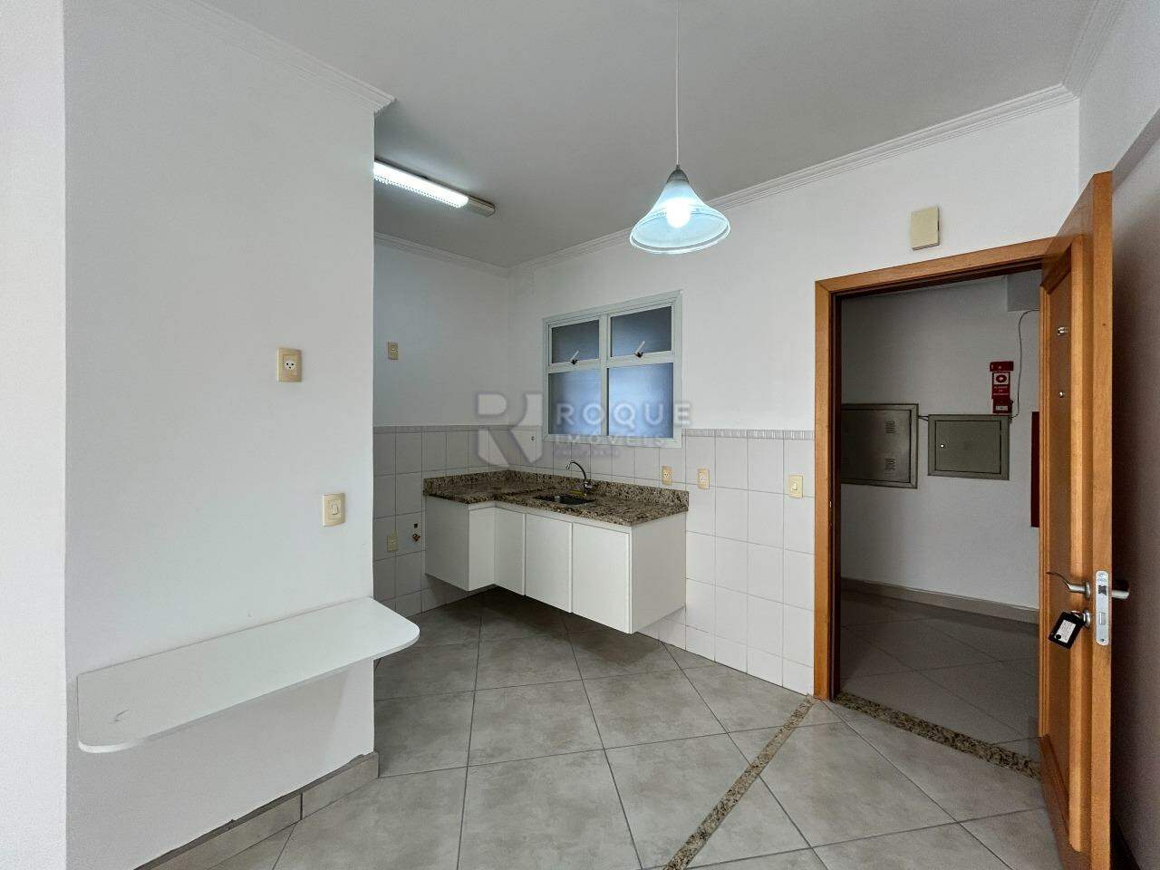 Apartamento para aluguel no bairro Centro: Cozinha 