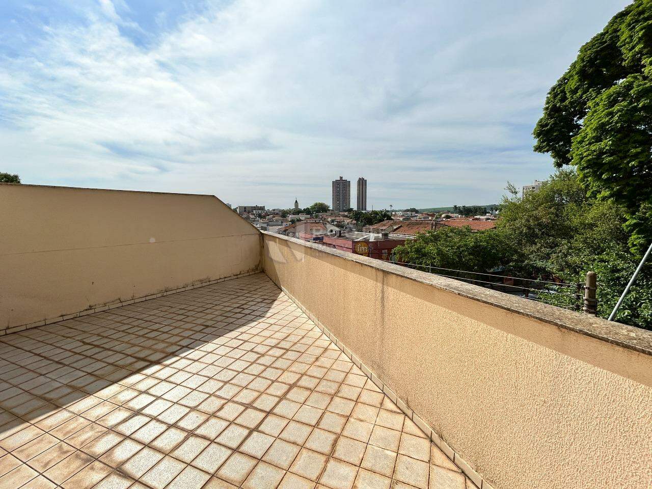 Apartamento para aluguel no bairro Centro: Sacada