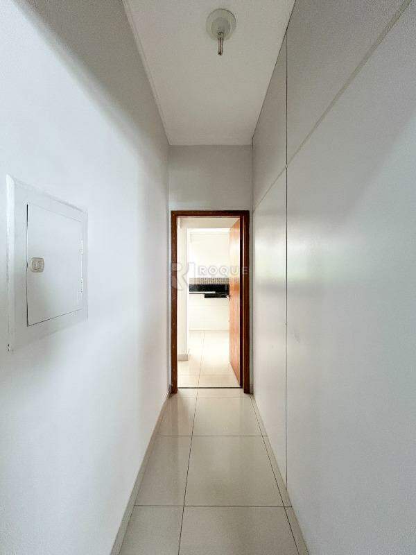 Casa Residencial para aluguel no bairro Vila São João: Hall 