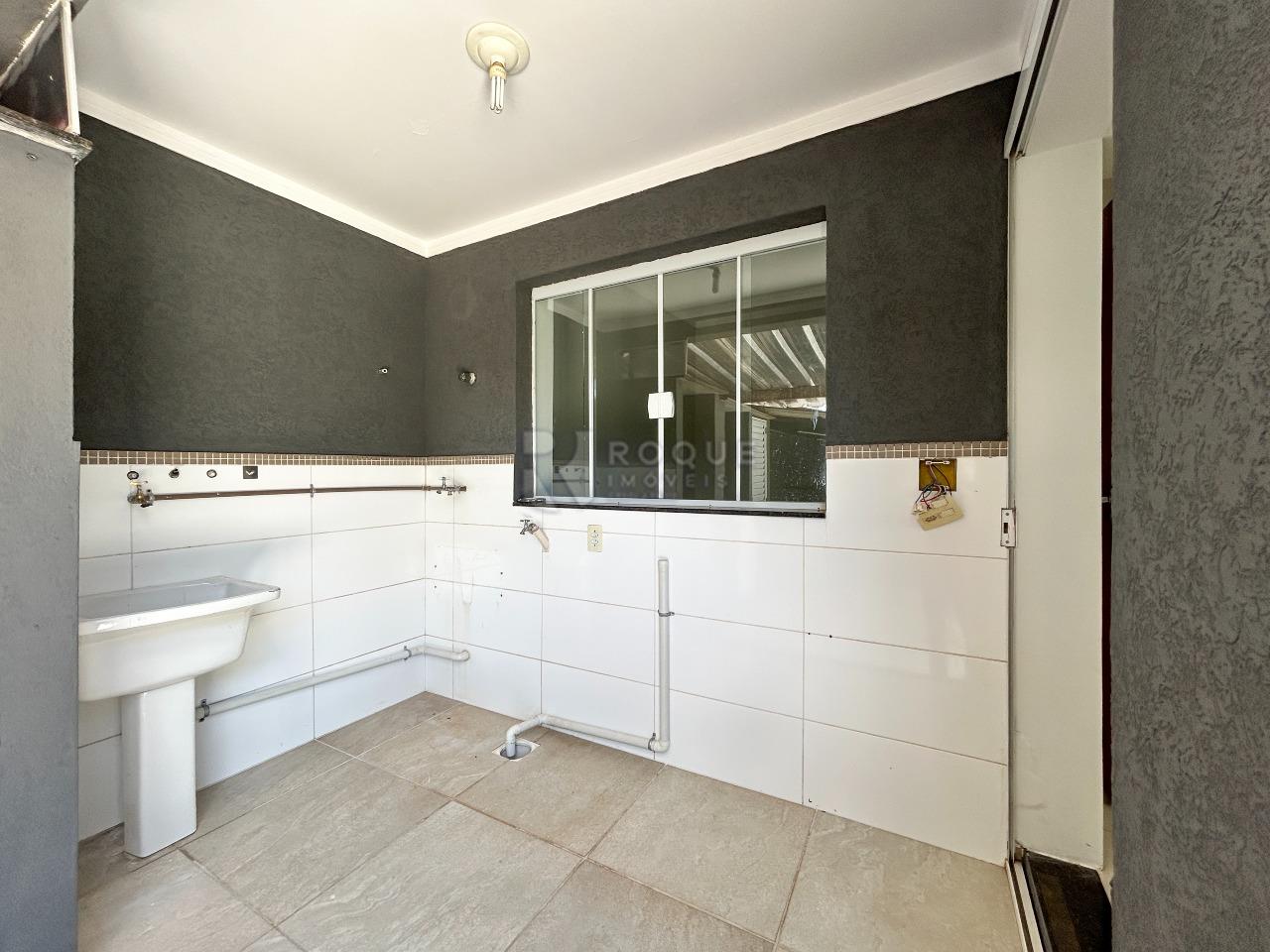 Casa Residencial para aluguel no bairro Vila São João: Área de serviço 