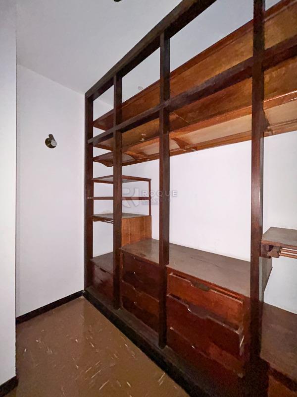 Casa Comercial para aluguel no bairro Centro: Closet suíte 3