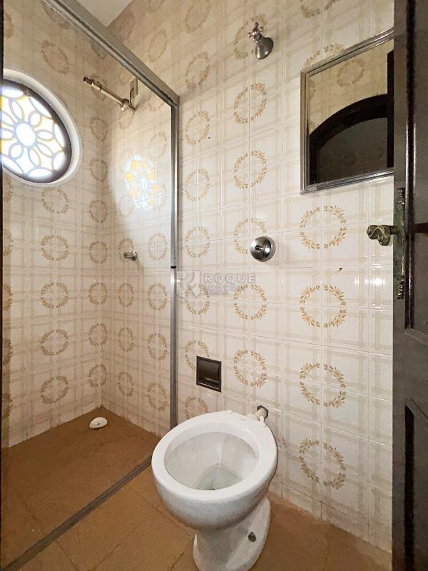 Casa Comercial para aluguel no bairro Centro: WC social área de serviço 