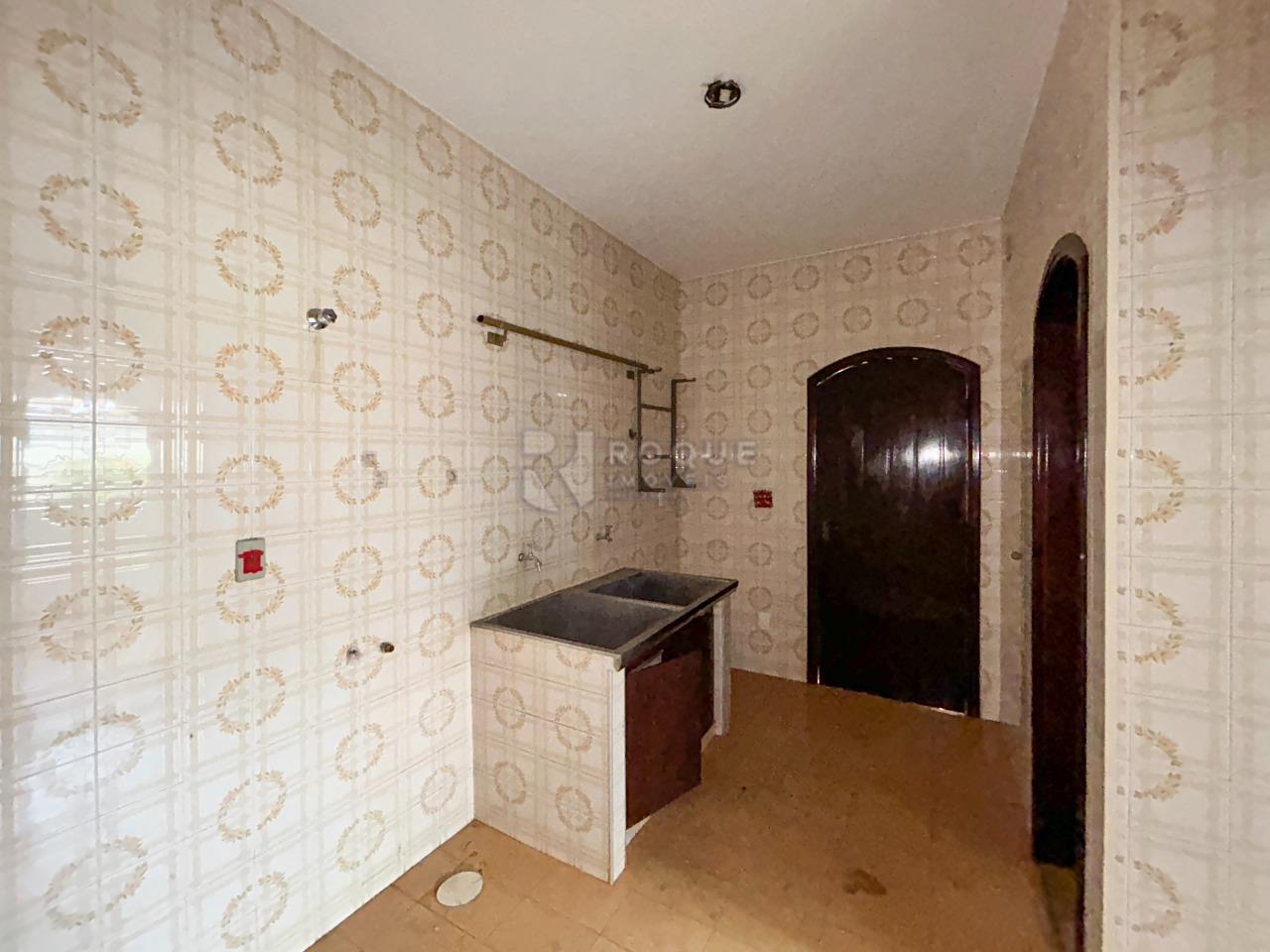 Casa Comercial para aluguel no bairro Centro: Área de serviço 