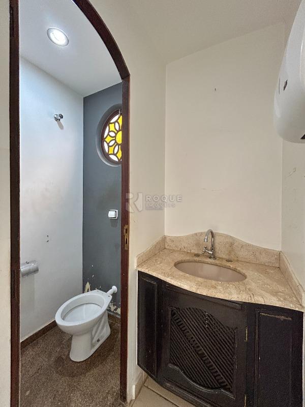 Casa Comercial para aluguel no bairro Centro: Lavabo 