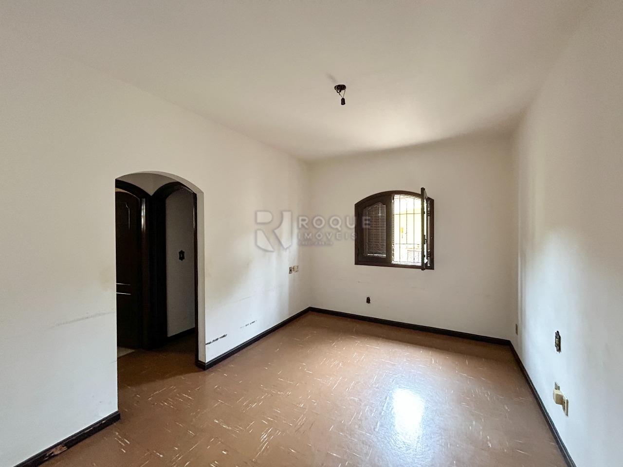 Casa Comercial para aluguel no bairro Centro: Dormitório 3 suíte 