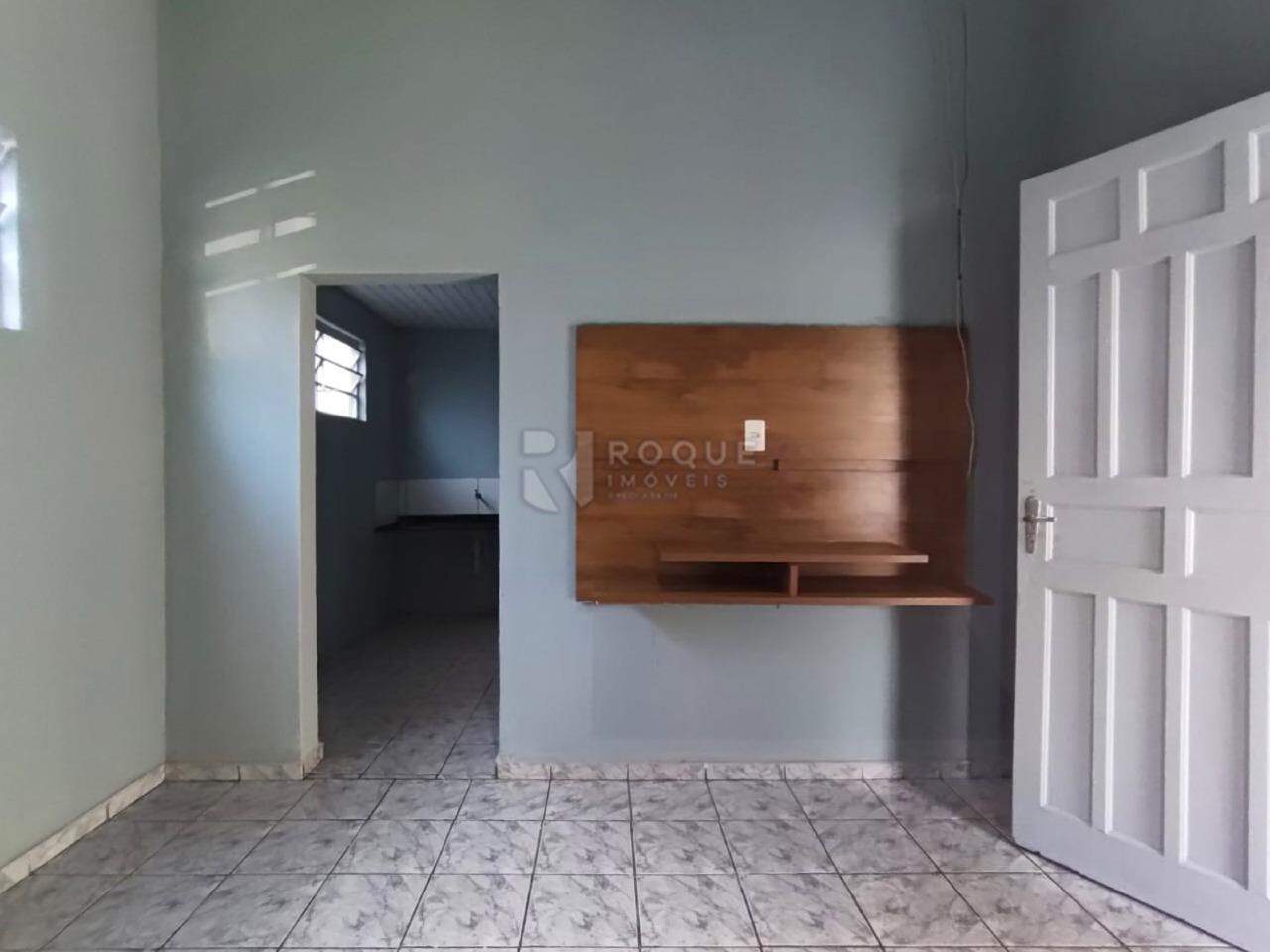 Casa Residencial para aluguel no bairro Jardim Cavinato: Sala