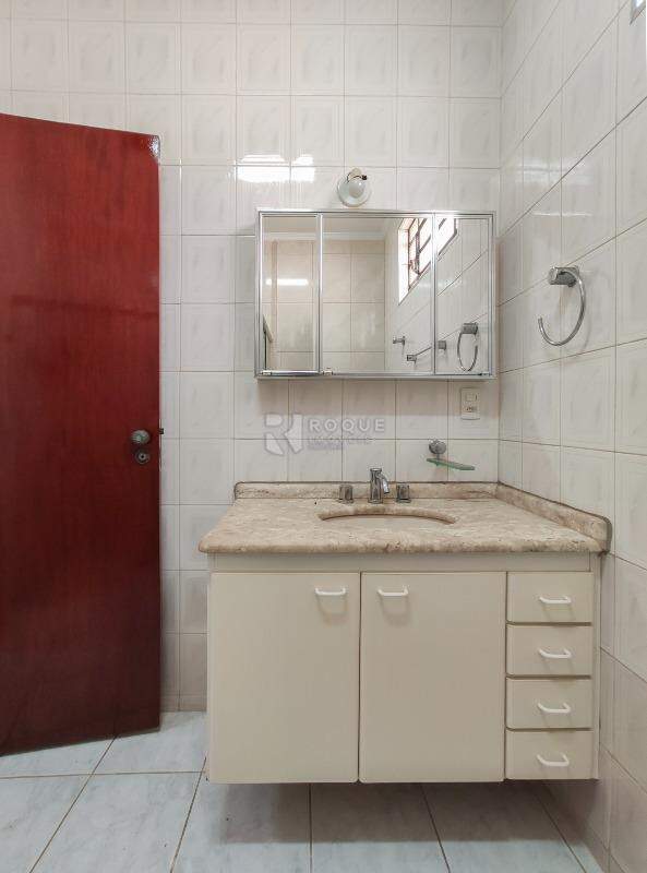 Casa Residencial para aluguel no bairro Vila Castelar: WC social
