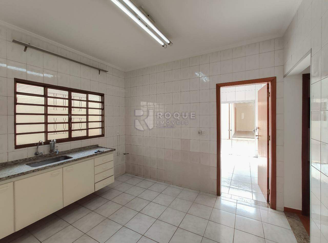 Casa Residencial para aluguel no bairro Vila Castelar: Cozinha
