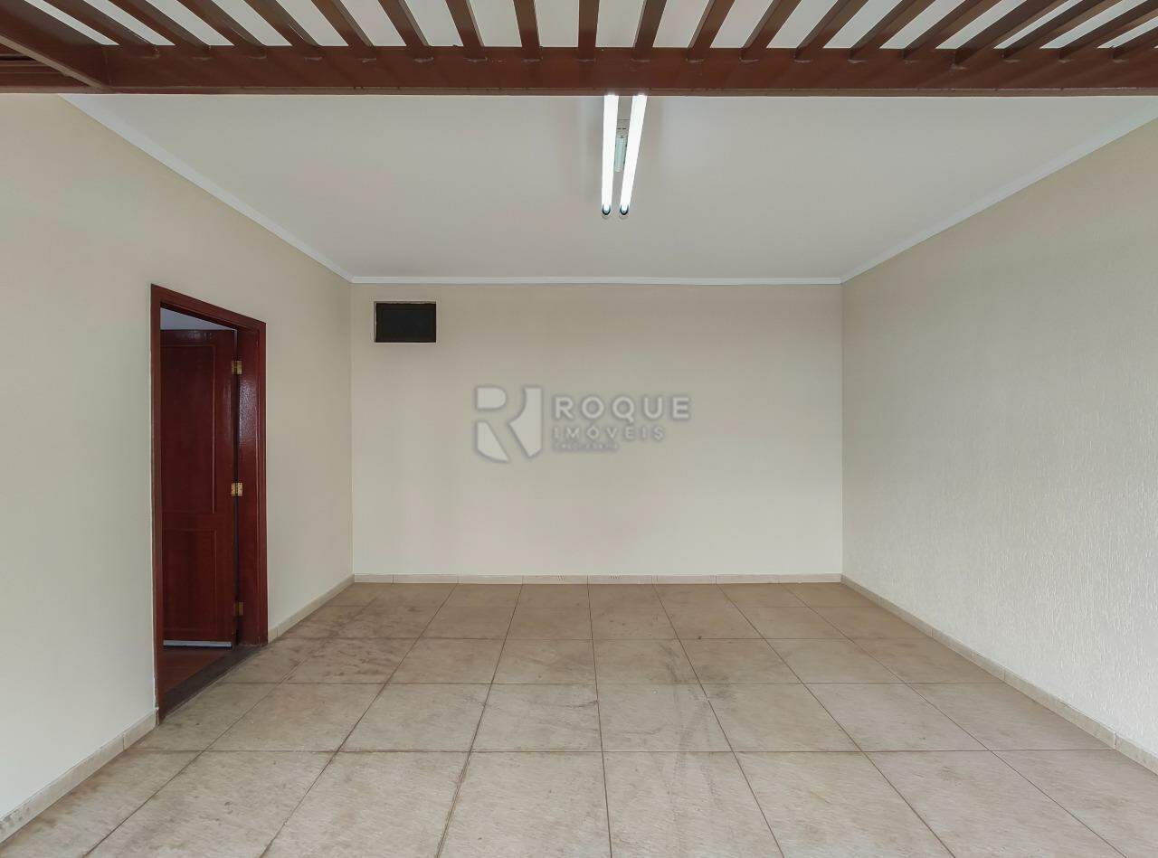 Casa Residencial para aluguel no bairro Vila Castelar: Garagem 