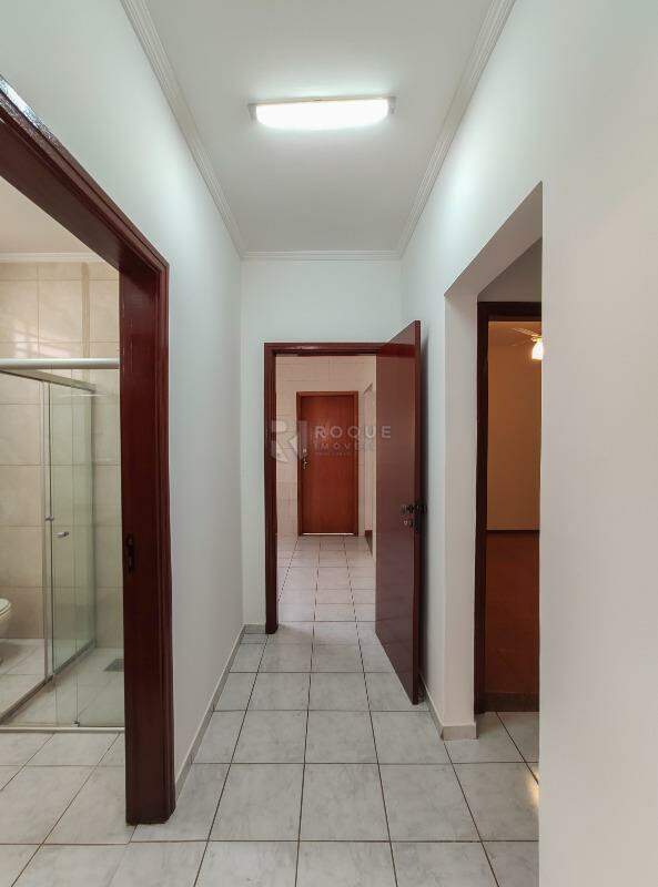 Casa Residencial para aluguel no bairro Vila Castelar: Hall