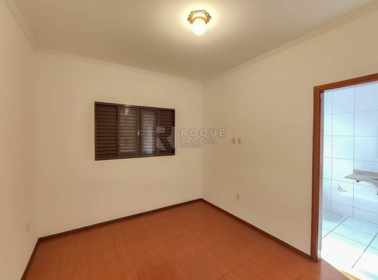 Casa Residencial para aluguel no bairro Vila Castelar: Dormitório 3 suíte