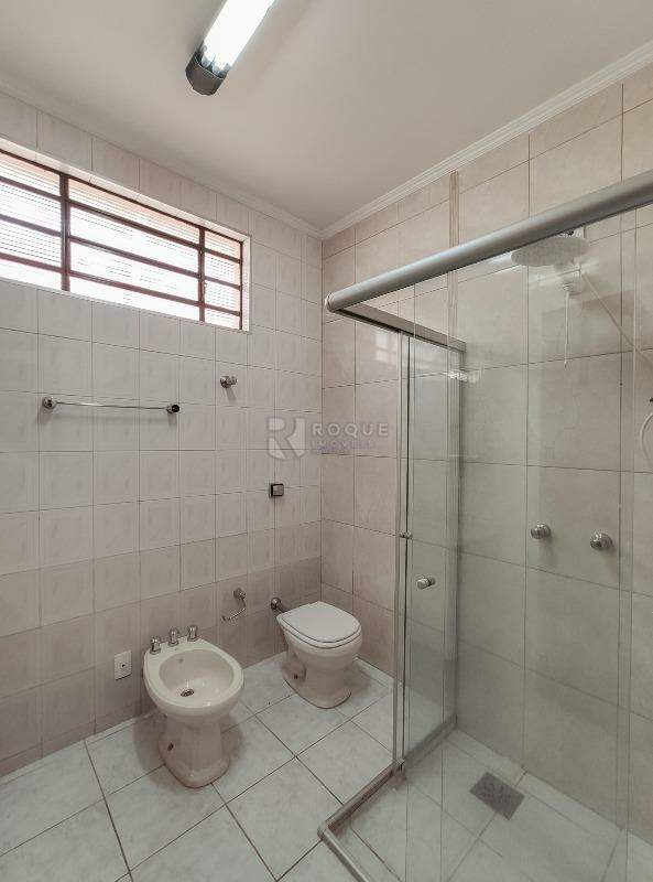 Casa Residencial para aluguel no bairro Vila Castelar: WC social