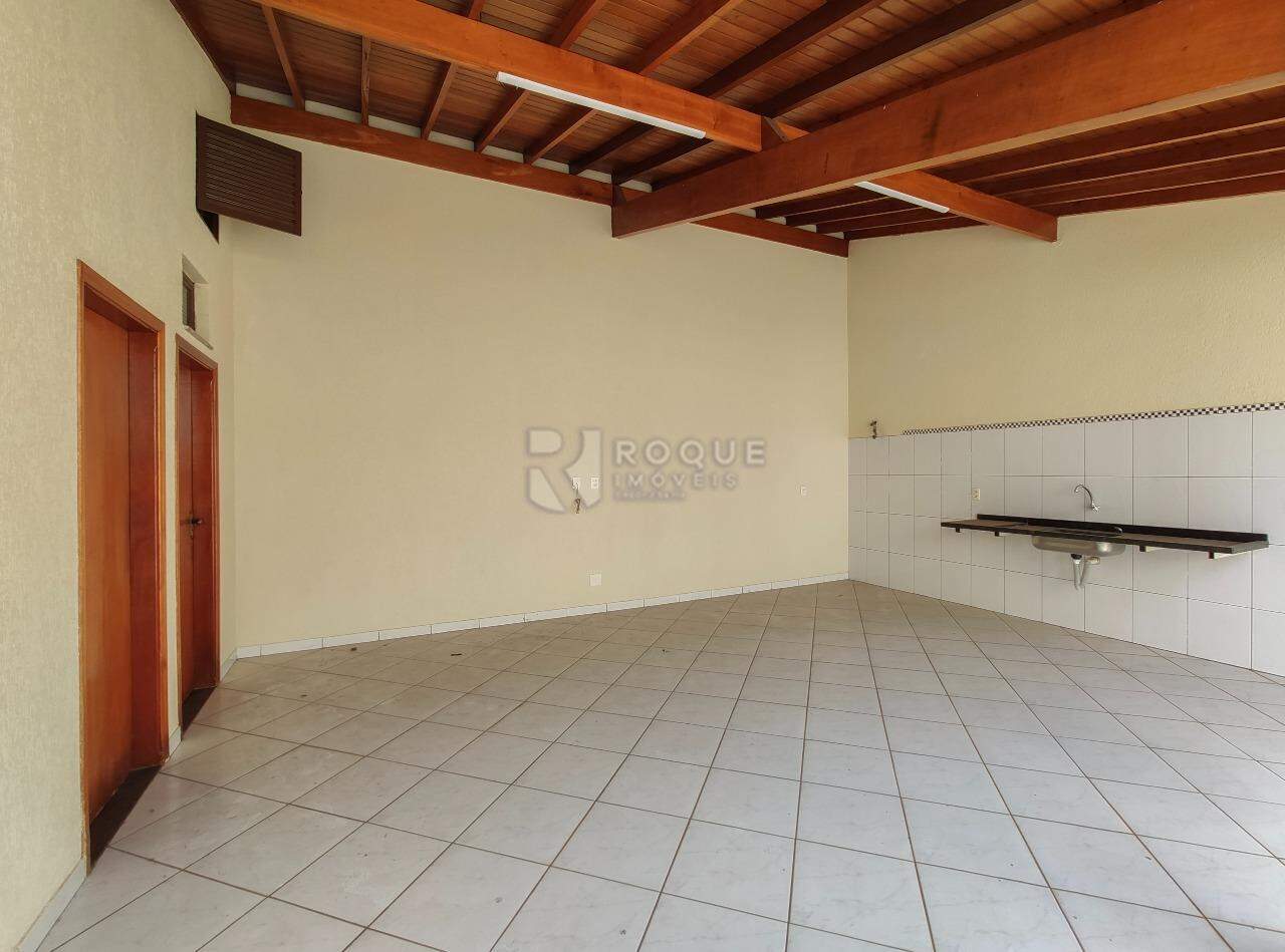 Casa Residencial para aluguel no bairro Vila Castelar: Rancho fundo