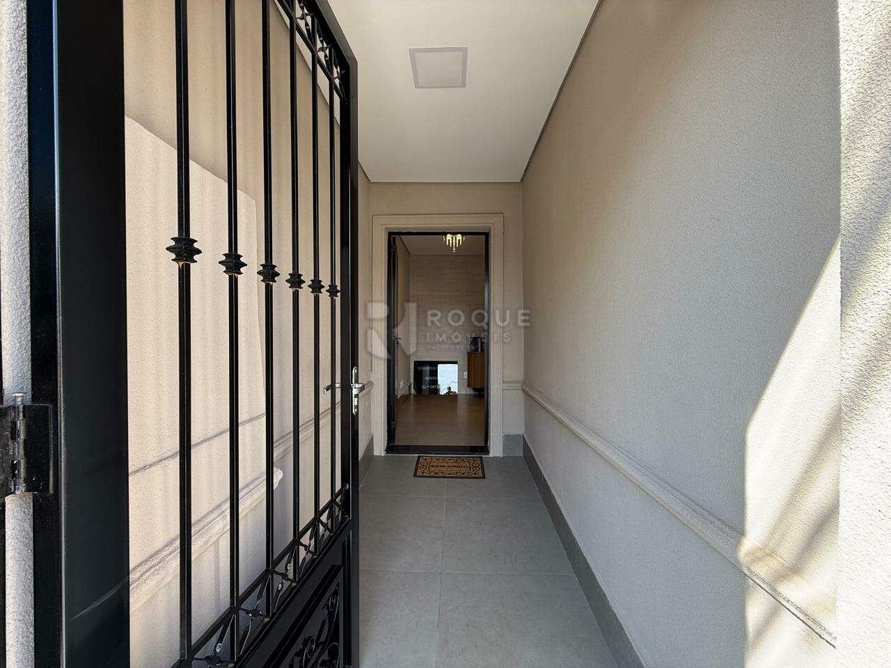 Casa Comercial para aluguel no bairro Vila São João: Hall de entrada
