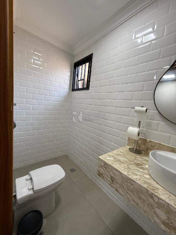 Casa Comercial para aluguel no bairro Vila São João: Wc Social