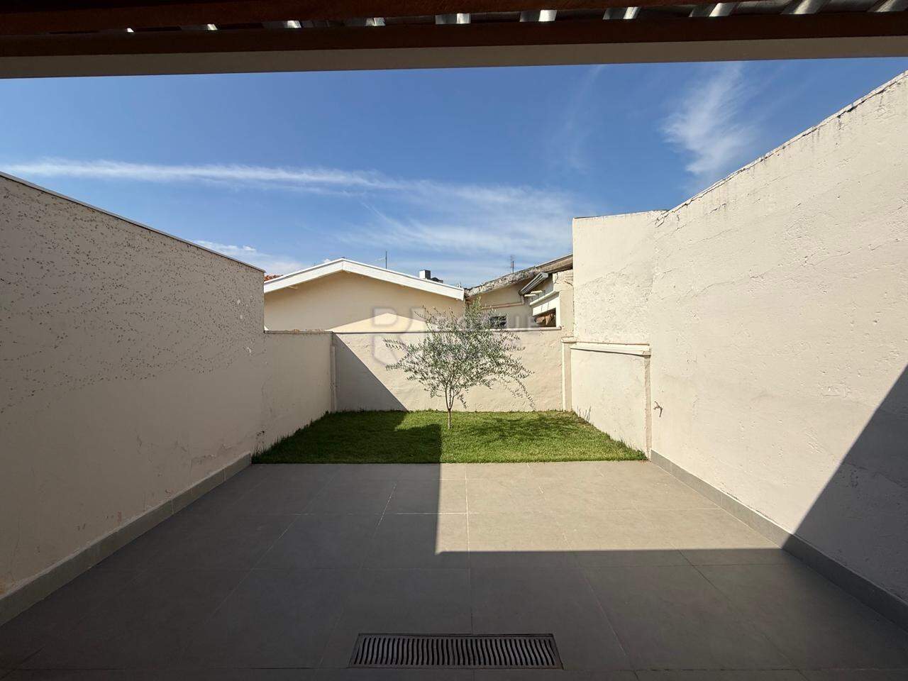 Casa Comercial para aluguel no bairro Vila São João: Quital