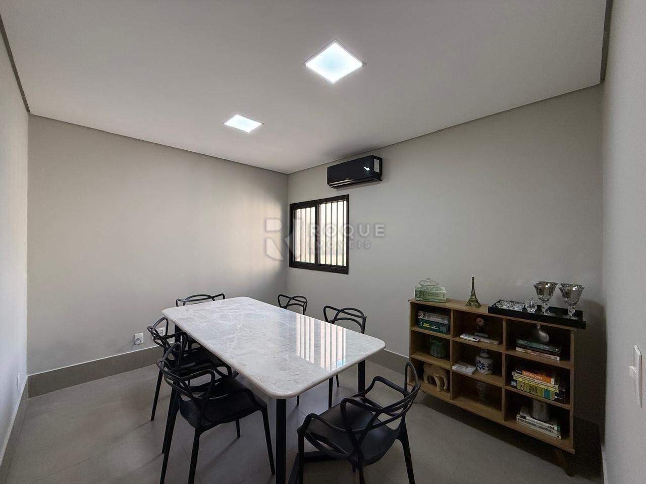 Casa Comercial para aluguel no bairro Vila São João: Sala 01