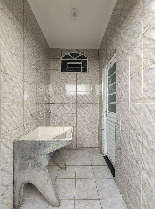 Casa Residencial para aluguel no bairro Jardim da Graminha: Área de serviço 