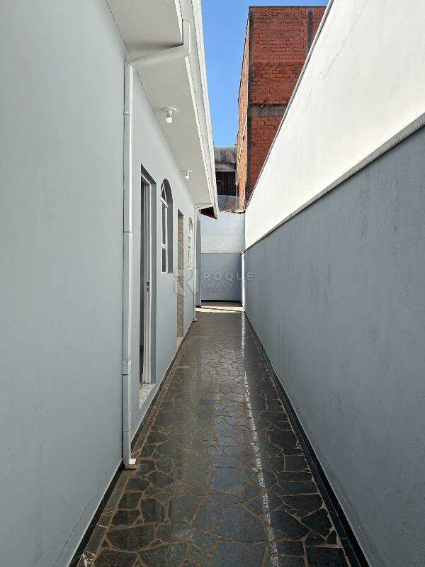 Casa Residencial para aluguel no bairro Jardim da Graminha: Corredor 