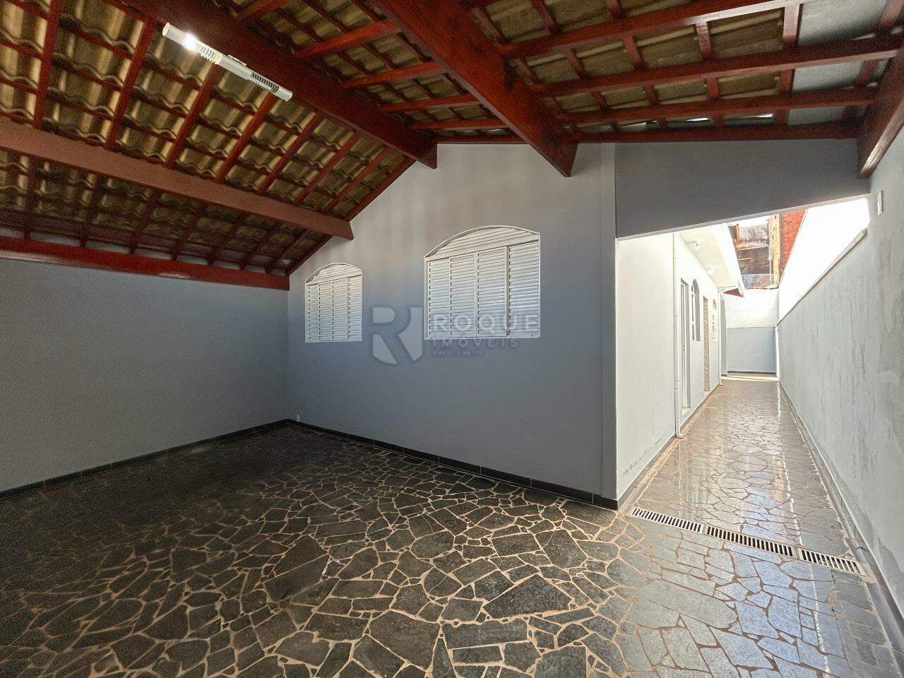 Casa Residencial para aluguel no bairro Jardim da Graminha: Garagem 