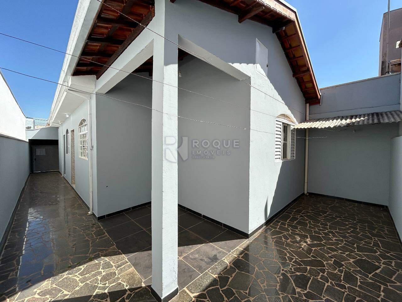 Casa Residencial para aluguel no bairro Jardim da Graminha: Fundo 