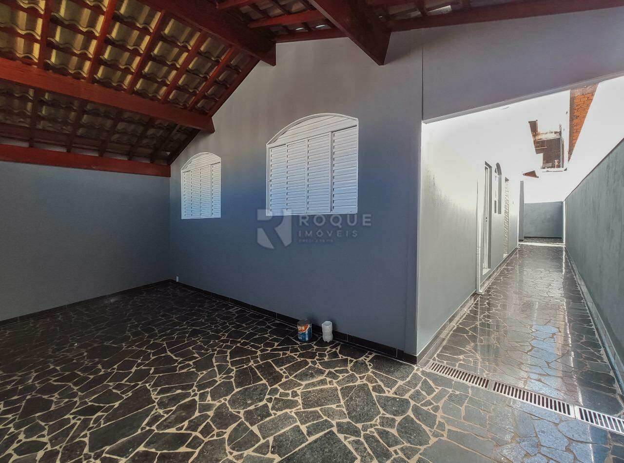 Casa Residencial para aluguel no bairro Jardim da Graminha: Garagem 