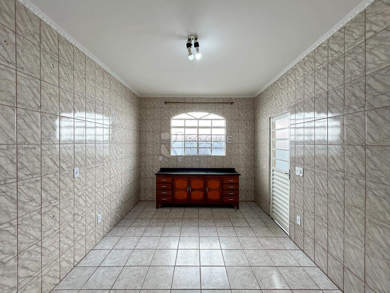 Casa Residencial para aluguel no bairro Jardim da Graminha: Cozinha 