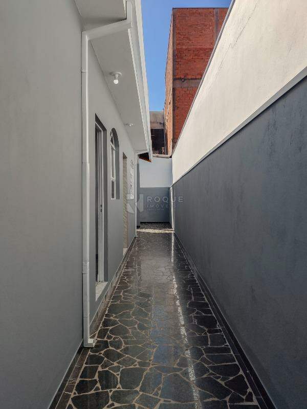 Casa Residencial para aluguel no bairro Jardim da Graminha: Corredor 