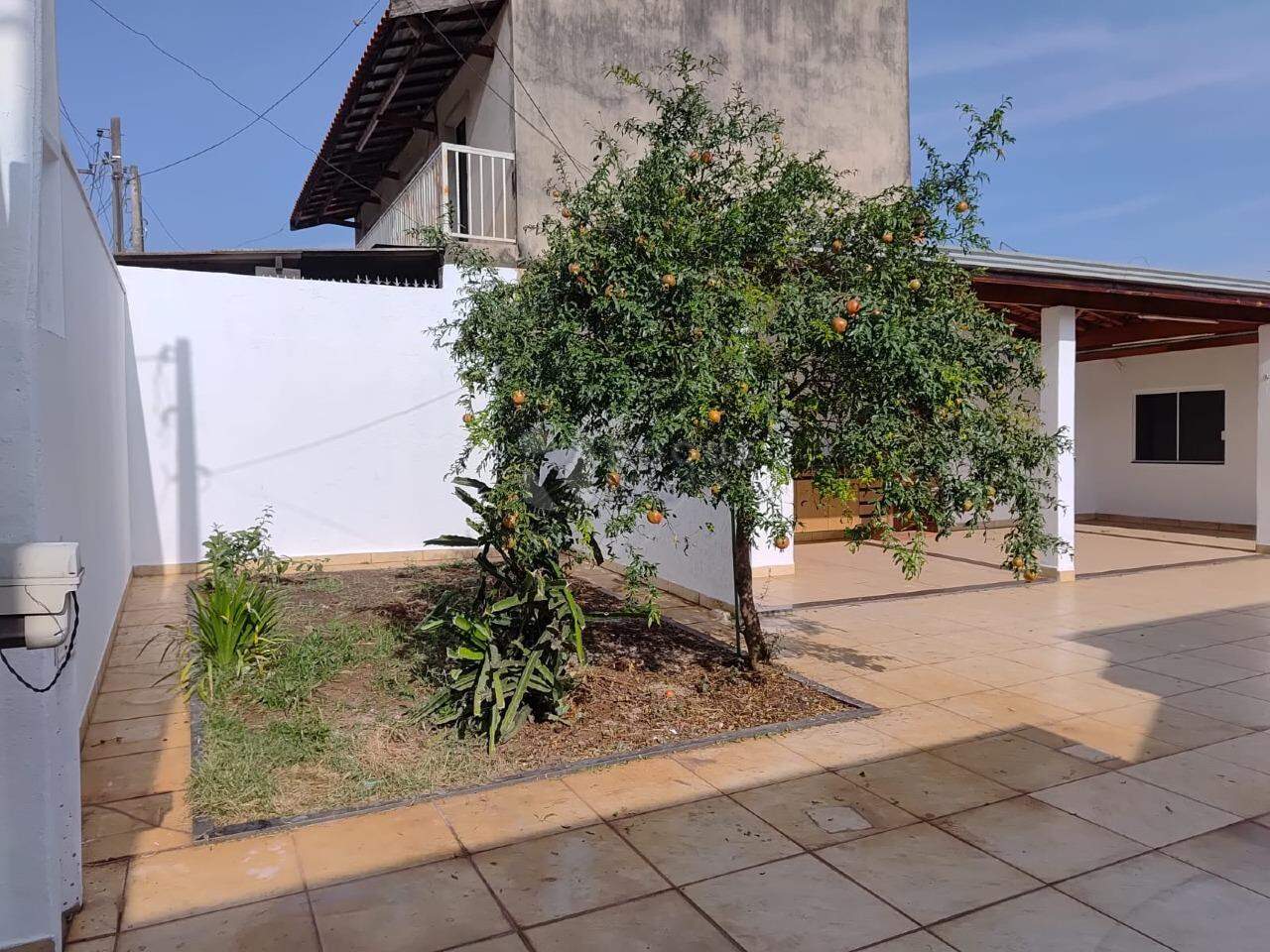 Casa Residencial para aluguel no bairro Jardim Santo André: Quintal