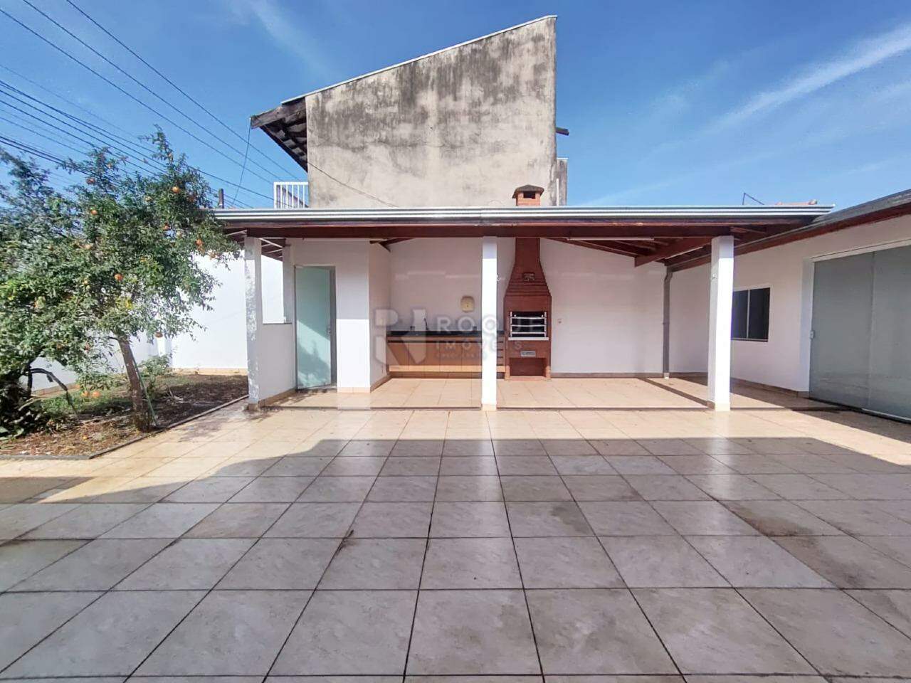 Casa Residencial para aluguel no bairro Jardim Santo André: Quintal