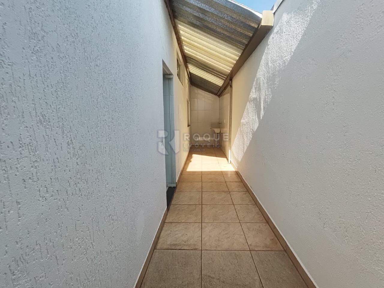 Casa Residencial para aluguel no bairro Jardim Santo André: Corredor