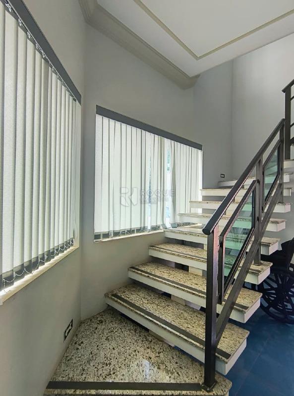 Salas/Conjuntos para aluguel no bairro Vila Claudia: Escada