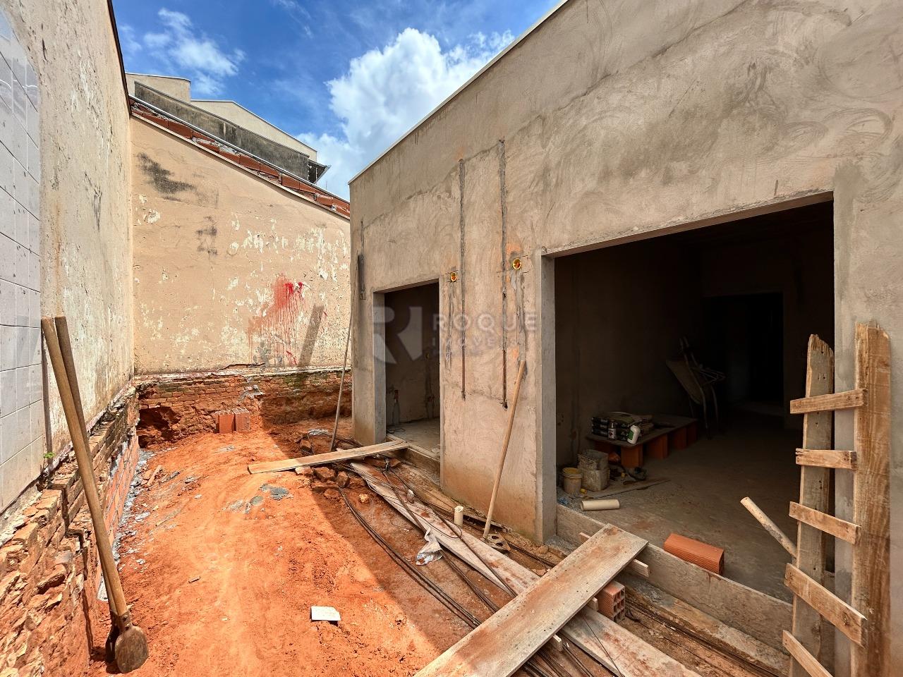 Casa Comercial para aluguel no bairro Centro: Fundo 