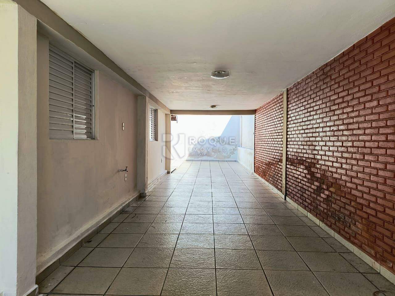 Casa Residencial para aluguel no bairro Vila Claudia: Garagem