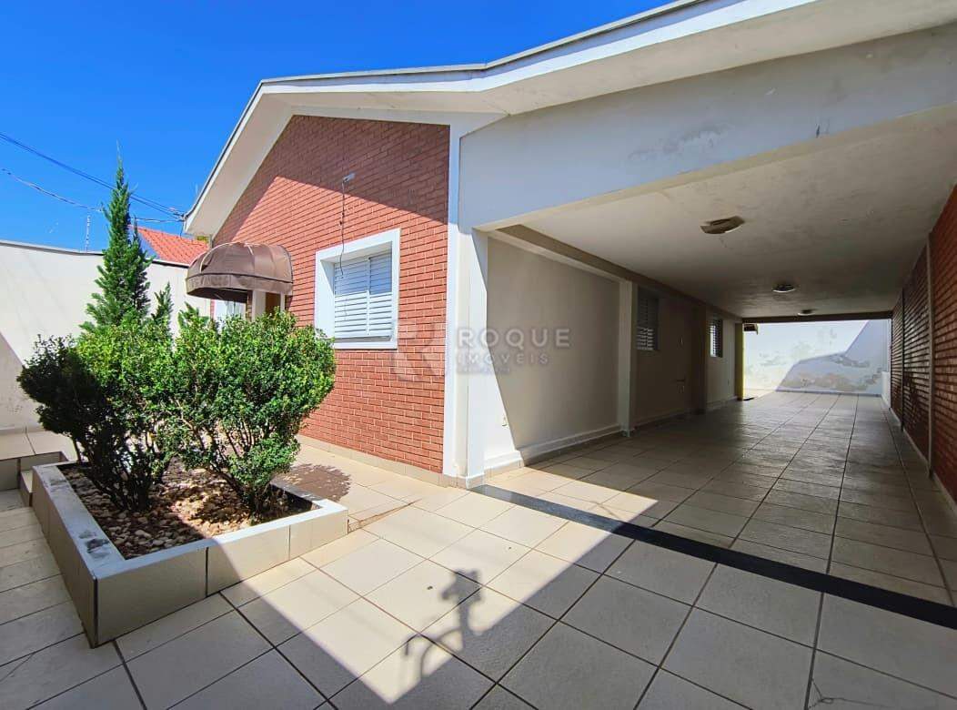 Casa Residencial para aluguel no bairro Vila Claudia: Frente 