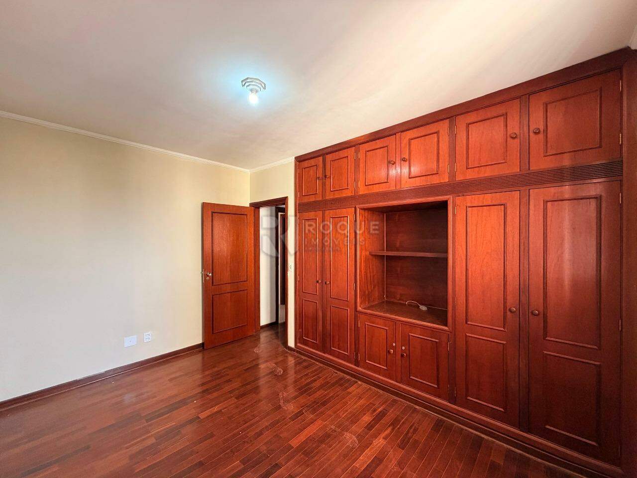 Apartamento para aluguel no bairro Centro: Dormitório 03